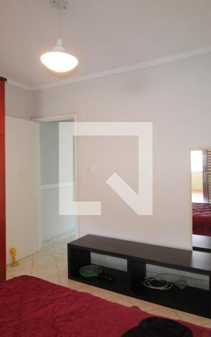 Casa à venda com 200m², 4 quartos e 2 vagasQuarto 2 - Suíte