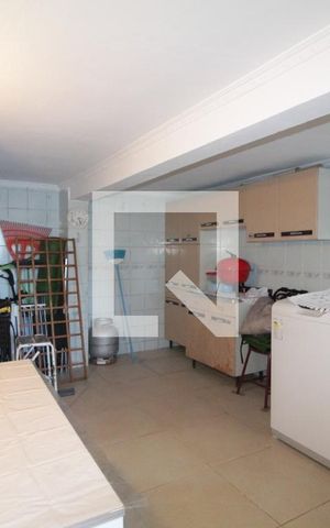 Casa à venda com 200m², 4 quartos e 2 vagasLavanderia