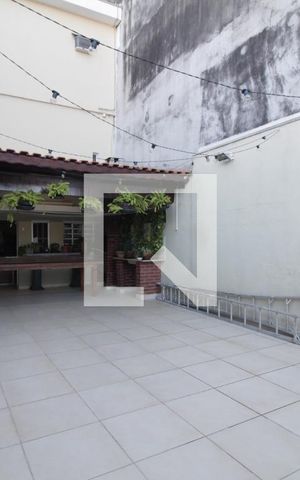 Casa à venda com 200m², 4 quartos e 2 vagasQuintal e Jardim