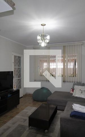 Casa à venda com 200m², 4 quartos e 2 vagasSala  