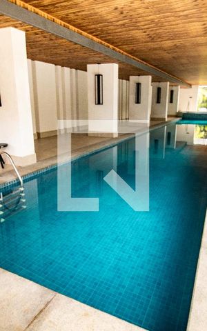 Studio à venda com 27m², 1 quarto e sem vaga Studio à venda com 27m², 1 quarto e sem vagaÁrea comum - piscina