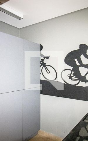 Studio à venda com 27m², 1 quarto e sem vaga Studio à venda com 27m², 1 quarto e sem vagaÁrea comum - bicicletário