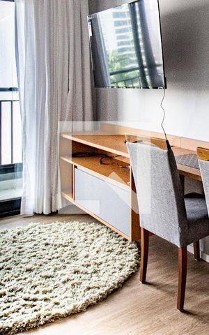 Studio à venda com 27m², 1 quarto e sem vaga Studio à venda com 27m², 1 quarto e sem vagaDetalhe bancada de refeição e escritório