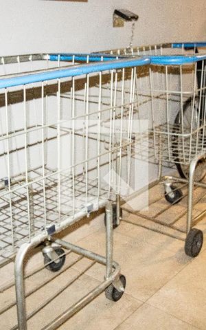 Studio à venda com 27m², 1 quarto e sem vaga Studio à venda com 27m², 1 quarto e sem vagaÁrea comum - carrinhos e cadeira de rodas