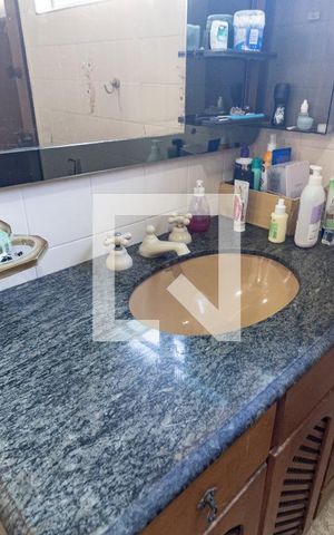 Casa de condomínio à venda com 180m², 3 quartos e 2 vagas Casa de condomínio à venda com 180m², 3 quartos e 2 vagasBanheiro da Suíte