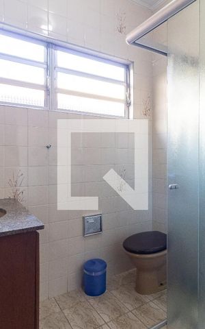 Casa de condomínio à venda com 180m², 3 quartos e 2 vagas Casa de condomínio à venda com 180m², 3 quartos e 2 vagasBanheiro Social
