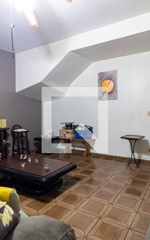 Casa de condomínio à venda com 180m², 3 quartos e 2 vagas Casa de condomínio à venda com 180m², 3 quartos e 2 vagasSala