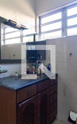 Casa de condomínio à venda com 180m², 3 quartos e 2 vagas Casa de condomínio à venda com 180m², 3 quartos e 2 vagasBanheiro da Suíte