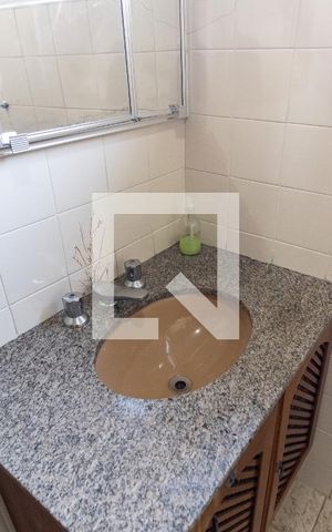 Casa de condomínio à venda com 180m², 3 quartos e 2 vagas Casa de condomínio à venda com 180m², 3 quartos e 2 vagasBanheiro Social