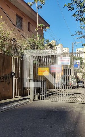 Casa de condomínio à venda com 180m², 3 quartos e 2 vagas Casa de condomínio à venda com 180m², 3 quartos e 2 vagasEntrada