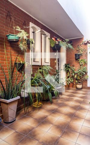 Casa de condomínio à venda com 180m², 3 quartos e 2 vagas Casa de condomínio à venda com 180m², 3 quartos e 2 vagasCorredor Lateral