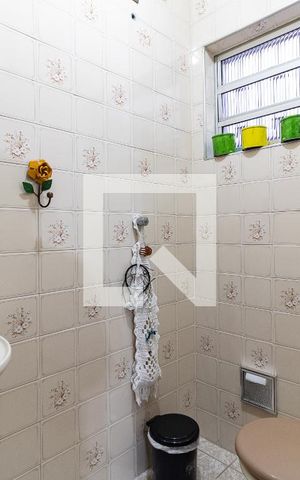 Casa de condomínio à venda com 180m², 3 quartos e 2 vagas Casa de condomínio à venda com 180m², 3 quartos e 2 vagasLavabo