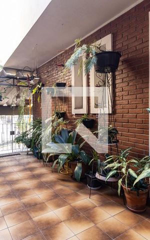 Casa de condomínio à venda com 180m², 3 quartos e 2 vagas Casa de condomínio à venda com 180m², 3 quartos e 2 vagasCorredor Lateral