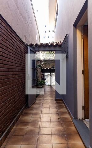 Casa de condomínio à venda com 180m², 3 quartos e 2 vagas Casa de condomínio à venda com 180m², 3 quartos e 2 vagasCorredor Lateral