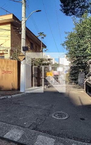 Casa de condomínio à venda com 180m², 3 quartos e 2 vagas Casa de condomínio à venda com 180m², 3 quartos e 2 vagasEntrada