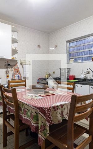 Casa de condomínio à venda com 180m², 3 quartos e 2 vagas Casa de condomínio à venda com 180m², 3 quartos e 2 vagasCozinha
