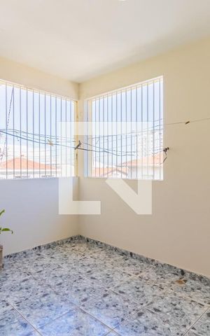 Casa à venda com 399m², 4 quartos e 2 vagas Casa à venda com 399m², 4 quartos e 2 vagasQuarto 4 - Varanda