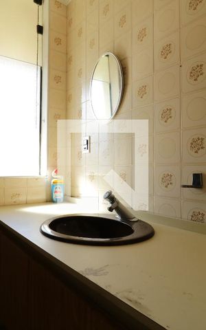 Casa para alugar com 320m², 4 quartos e 5 vagasBanheiro Suite 3