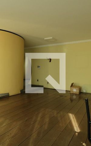 Casa para alugar com 320m², 4 quartos e 5 vagasSala
