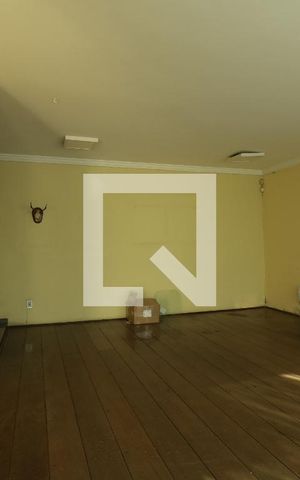 Casa para alugar com 320m², 4 quartos e 5 vagasSala