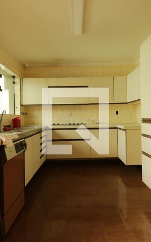 Casa para alugar com 320m², 4 quartos e 5 vagasCozinha