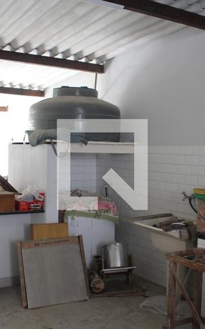 Casa à venda com 298m², 3 quartos e 1 vagaÁrea de Serviço