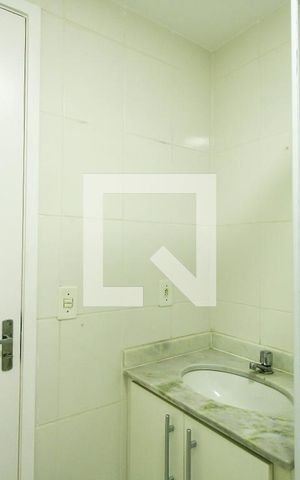 Apartamento para alugar com 68m², 3 quartos e 1 vaga Apartamento para alugar com 68m², 3 quartos e 1 vagaBanheiro
