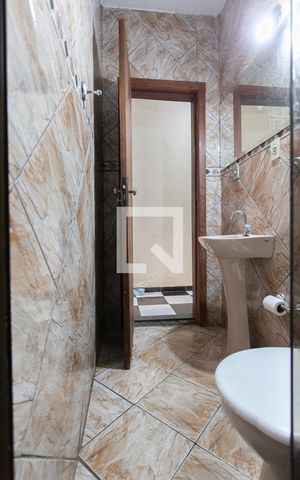 Casa à venda com 170m², 3 quartos e 2 vagasBanheiro 2