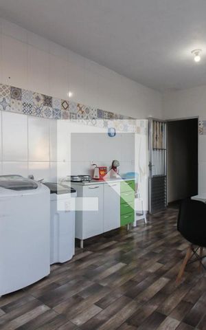 Casa à venda com 300m², 3 quartos e 1 vaga Casa à venda com 300m², 3 quartos e 1 vagaVaranda