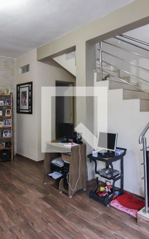 Casa à venda com 300m², 3 quartos e 1 vaga Casa à venda com 300m², 3 quartos e 1 vagaSala