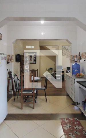 Casa à venda com 300m², 3 quartos e 1 vaga Casa à venda com 300m², 3 quartos e 1 vagaCozinha