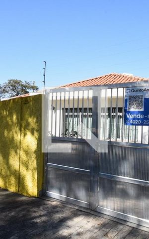 Casa à venda com 320m², 2 quartos e 4 vagas Casa à venda com 320m², 2 quartos e 4 vagasFachada