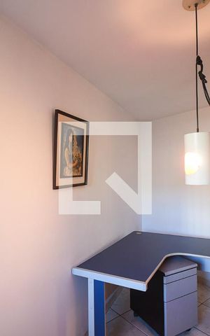 Casa à venda com 320m², 2 quartos e 4 vagas Casa à venda com 320m², 2 quartos e 4 vagasEscritório