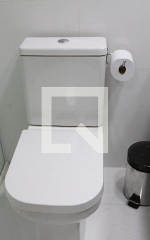 Casa de condomínio à venda com 110m², 3 quartos e 2 vagasBanheiro 1
