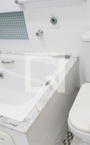 Casa de condomínio à venda com 110m², 3 quartos e 2 vagasBanheiro da Suíte 2