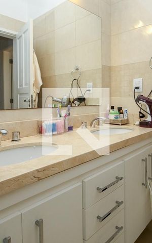 Casa à venda com 120m², 2 quartos e 1 vaga Casa à venda com 120m², 2 quartos e 1 vagaBanheiro
