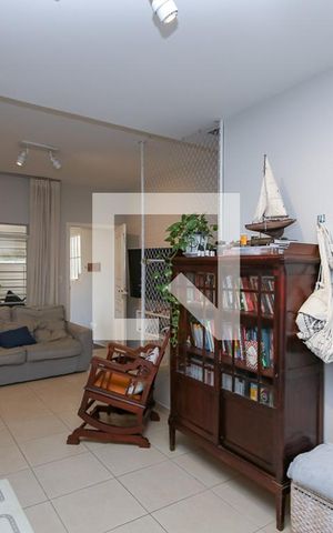 Casa à venda com 120m², 2 quartos e 1 vaga Casa à venda com 120m², 2 quartos e 1 vagaSala