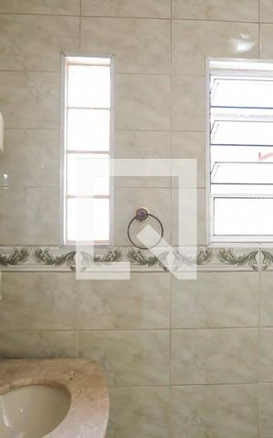 Casa à venda com 291m², 4 quartos e 3 vagasBanheiro da Suíte