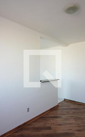Apartamento para alugar com 45m², 2 quartos e 1 vagaSala 