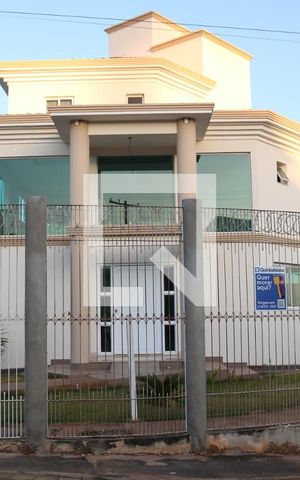 Casa para alugar com 650m², 4 quartos e 2 vagasFachada