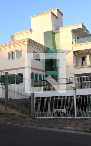Casa para alugar com 650m², 4 quartos e 2 vagasFachada