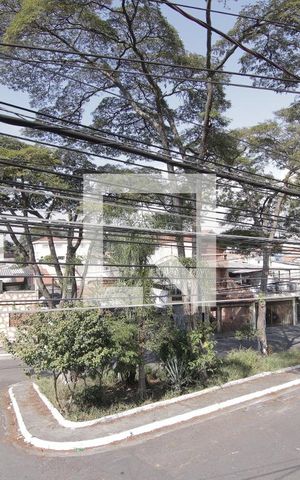 Casa à venda com 250m², 3 quartos e 2 vagasvista