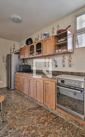 Casa à venda com 280m², 4 quartos e 3 vagasCozinha