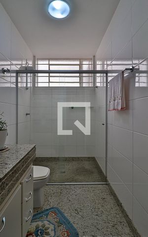 Casa à venda com 280m², 4 quartos e 3 vagasBanheiro do Corredor