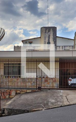 Casa à venda com 280m², 4 quartos e 3 vagasFachada