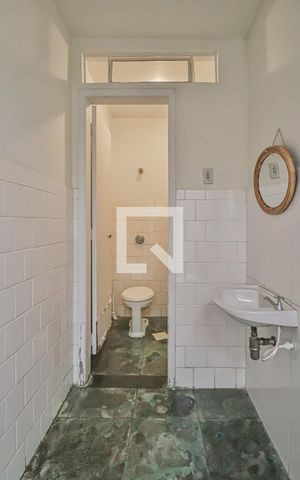 Casa à venda com 280m², 4 quartos e 3 vagasBanheiro de Serviço
