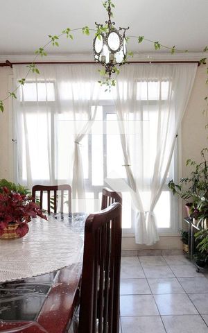 Apartamento à venda com 90m², 2 quartos e sem vagaSala