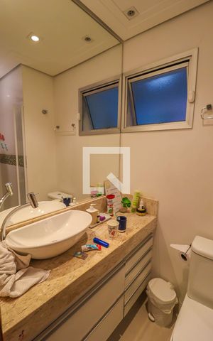 Apartamento à venda com 80m², 3 quartos e 1 vaga Apartamento à venda com 80m², 3 quartos e 1 vagaBanheiro