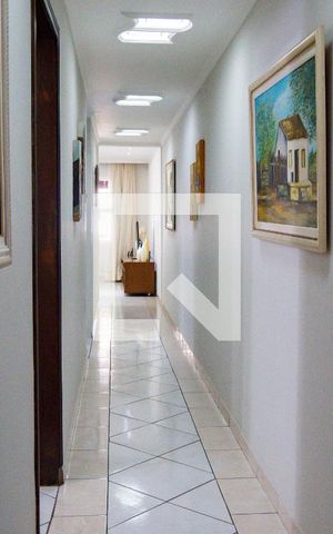 Casa à venda com 217m², 5 quartos e 5 vagasCorredor