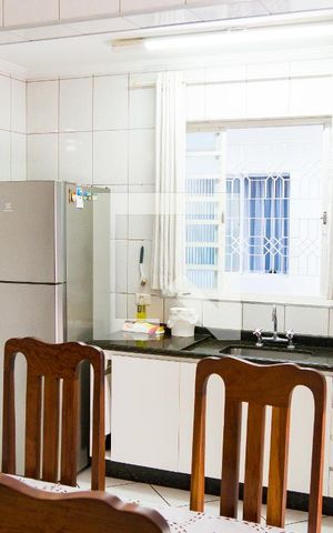 Casa à venda com 217m², 5 quartos e 5 vagasCozinha Casa 1